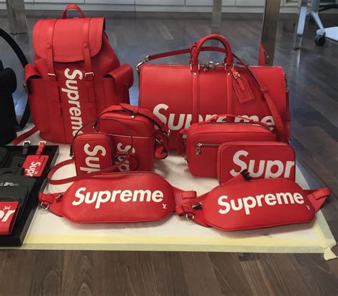 supreme lv bag|mascarilla supreme louis vuitton.